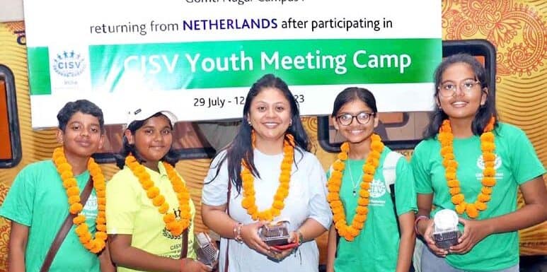 नीदरलैण्ड से स्वदेश लौटे सी.एम.एस. छात्र दल का भव्य स्वागत