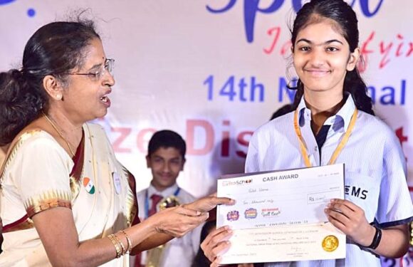 स्पेलिंग प्रतियोगिता में सी.एम.एस. छात्रा  पलक वर्मा को राष्ट्रीय स्तर पर प्रथम रैंक