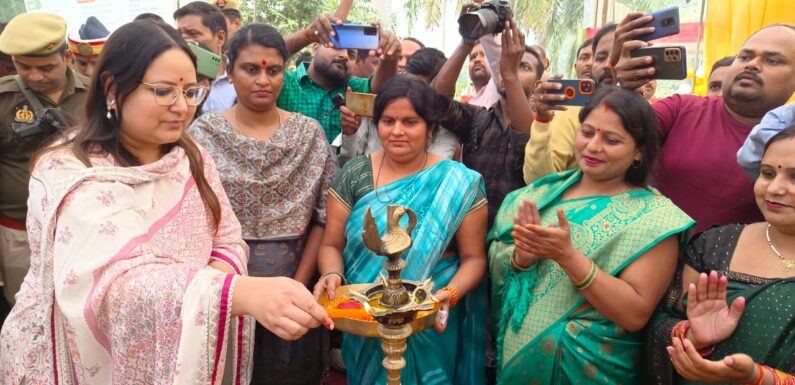 समूह के उत्पादों को मिलेगी नई पहचान, मंडलायुक्त ने अरगा स्टोर एवं शक्ति कैफ़े का किया शुभारंभ