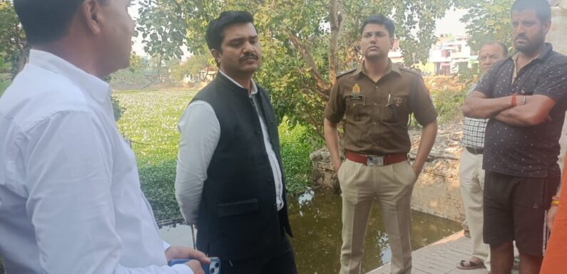 छठ पूजा की तैयारियों का डीएम एसपी ने लिया जायजा