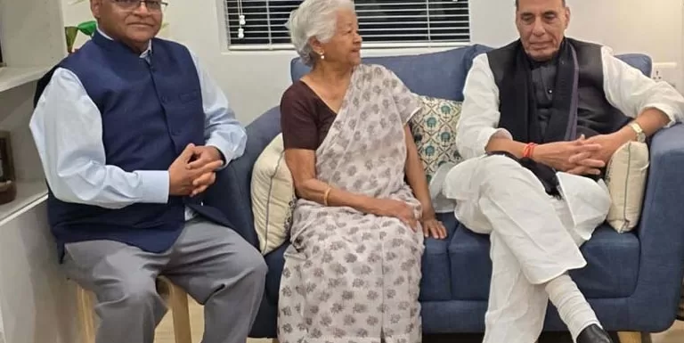 डा. भारती गाँधी से उनके आवास पर मुलाकात कर संवेदना प्रकट की रक्षा मंत्री श्री राजनाथ सिंह ने